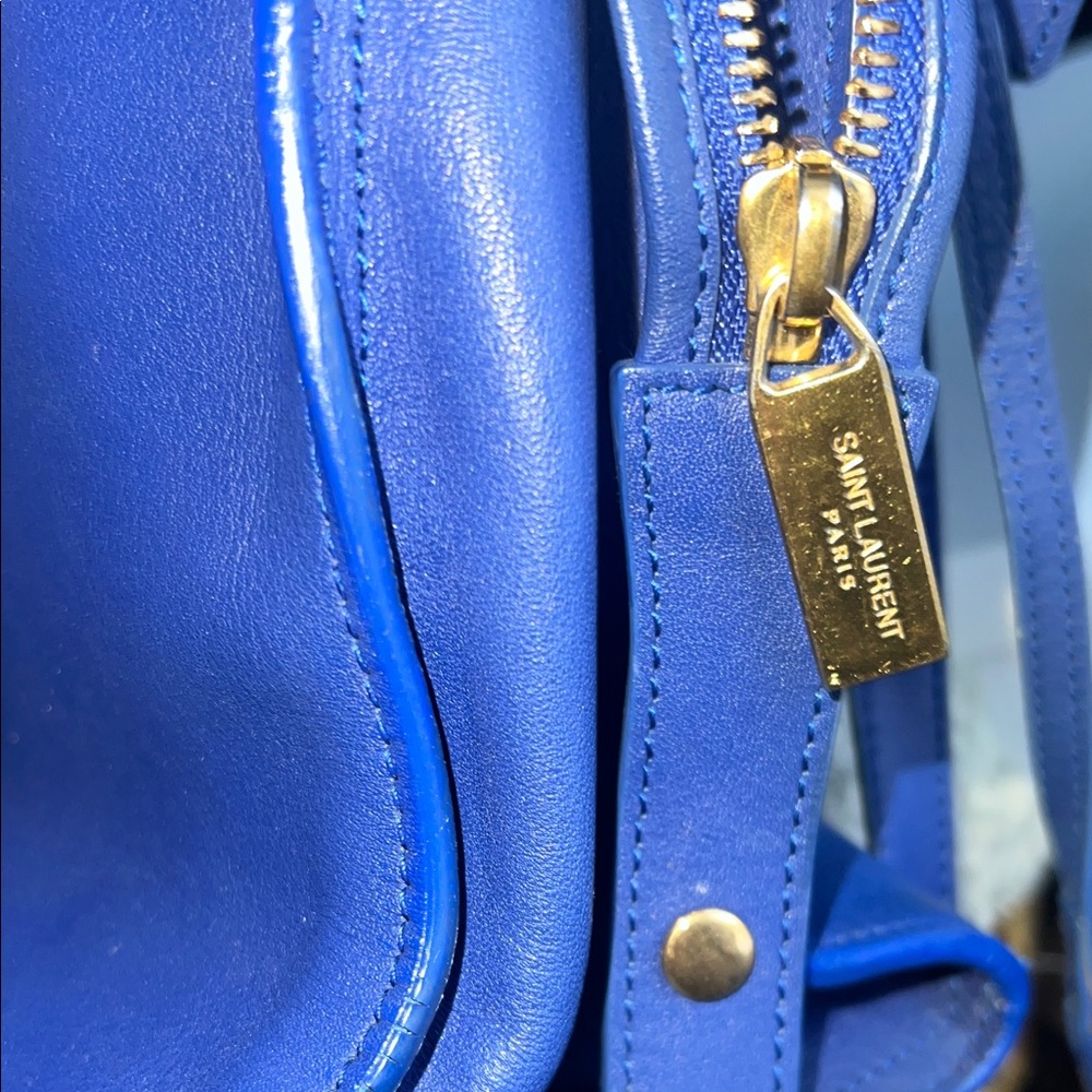 Ysl Elegant Blue Leather Handbag - Picture 7 of 7